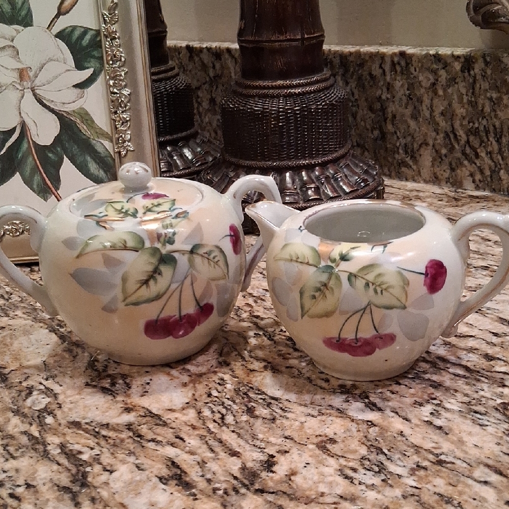 Made In Japan Vintage Creamer and Sugar Bowl